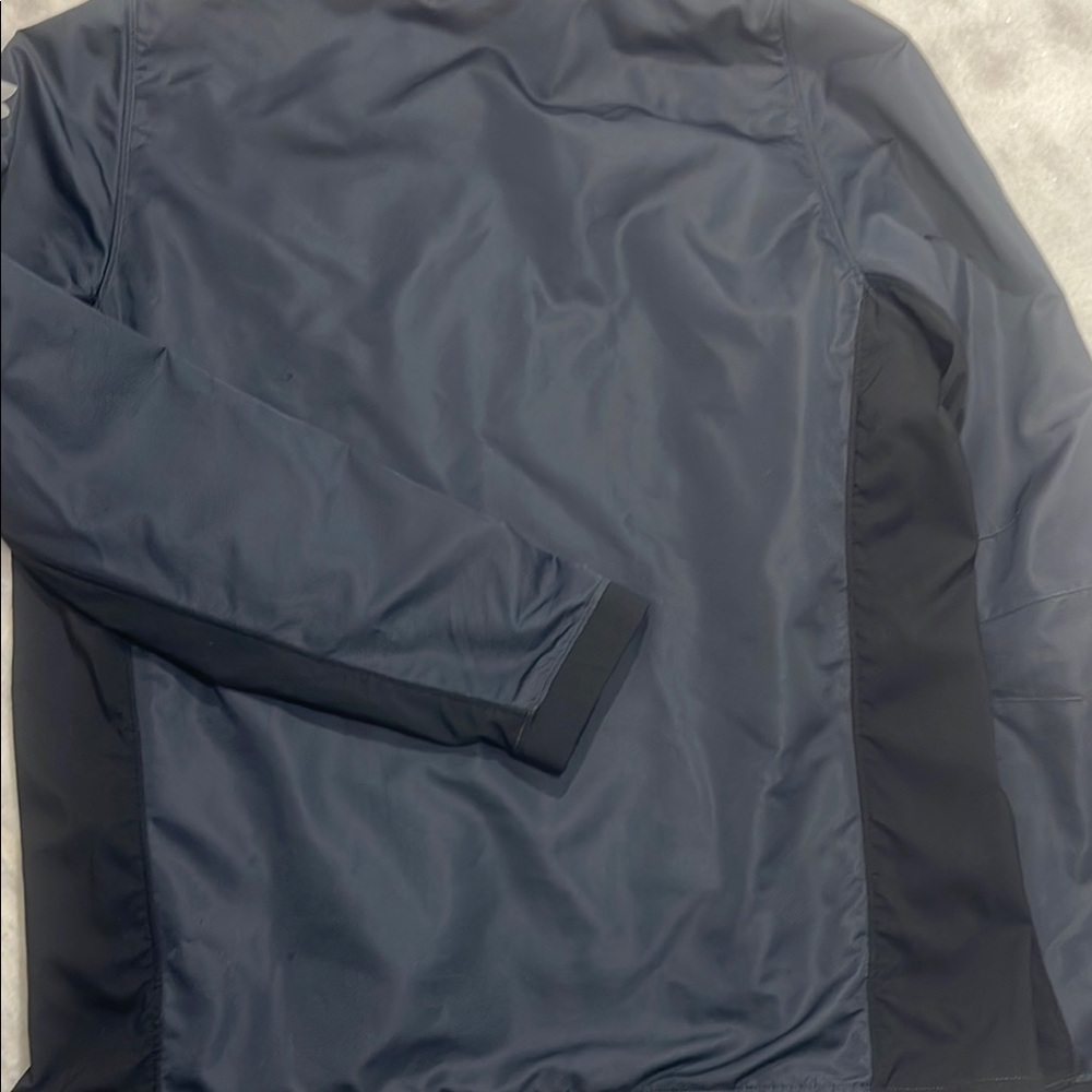 Under Armour Jacket - Picture 9 of 9